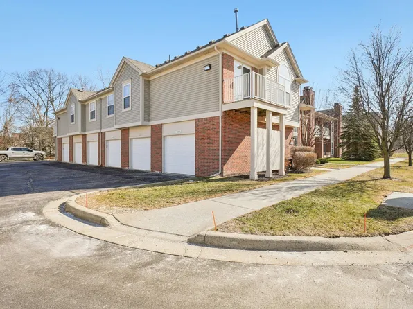 44240 Princeton Dr, Clinton Township, MI 48038