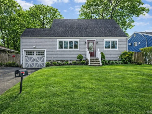 24 Lantern Street, Huntington, NY 11743