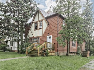 1292 Plainfield Rd, South Euclid, OH, 44121