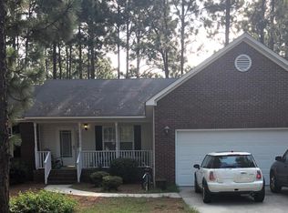 1425 Longleaf Dr E, West End, NC 28374