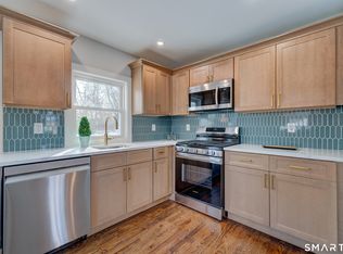 135 London Drive, Hamden, CT 06517