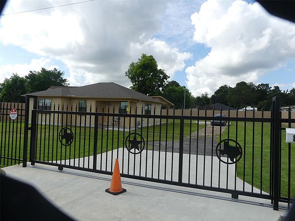2nd image of 802 Candler Dr