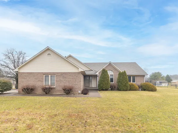 385 N Summerfield Dr, Greenfield, IN 46140