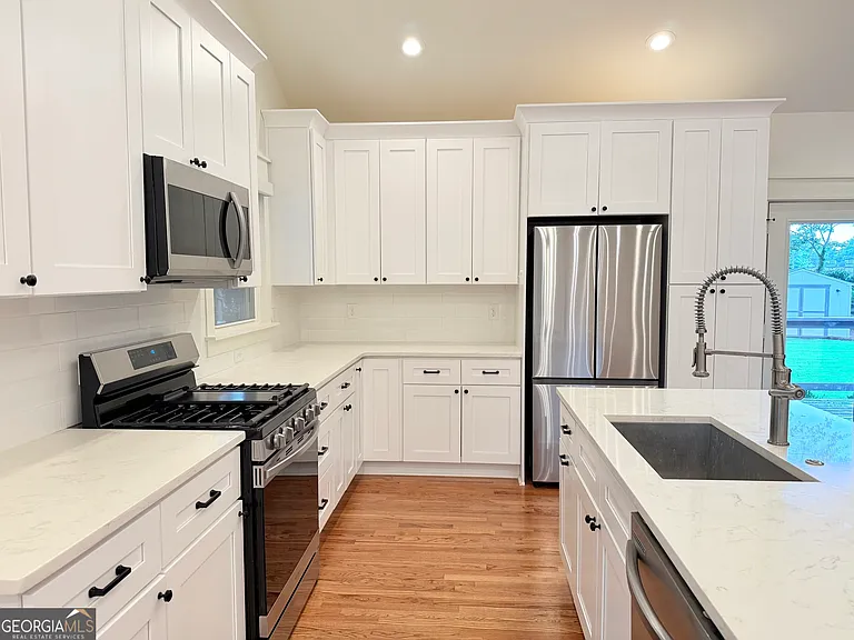 3300 Ridgecrest Rd SE — Photo 5