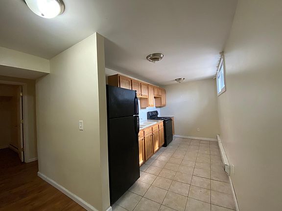 3rd image of 10 North St APT Bs