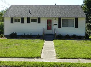77 Roxbury Ter, Hampton, VA 23666