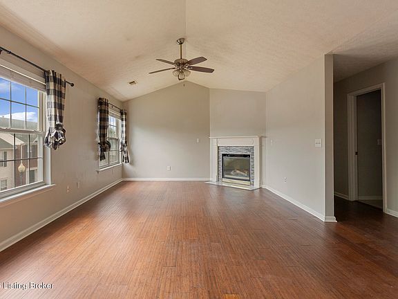 2nd image of 8010 Kelly Green Way