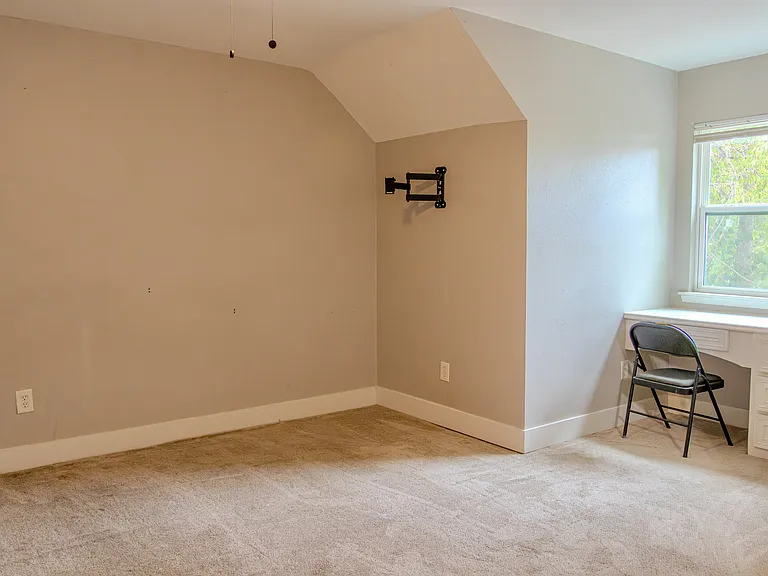 404 Carter Dr #A — Photo 8