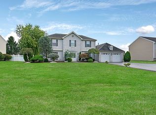 72 Symmes Rd, Manalapan, NJ 07726