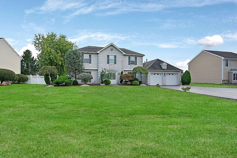 72 Symmes Rd photo 1