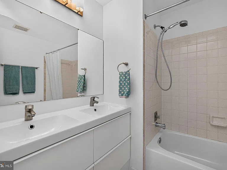 4009 Shallow Brook Ln — Photo 16