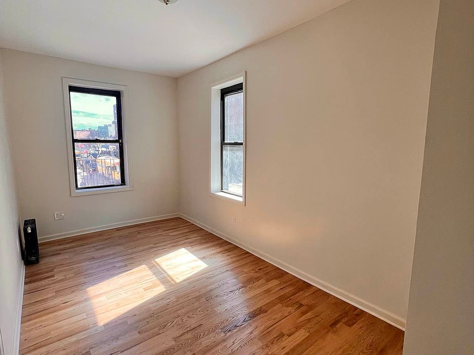 2nd image of 870 E 28th St #3C