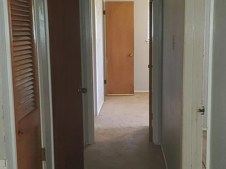 236 Smith St — Photo 17