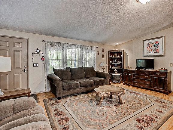 3rd image of 145 Buck Mountain Dr