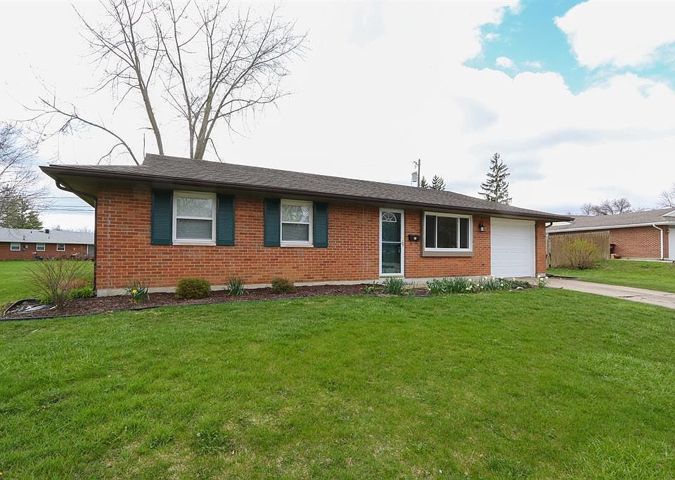 1st image of 210 Silverstone Dr