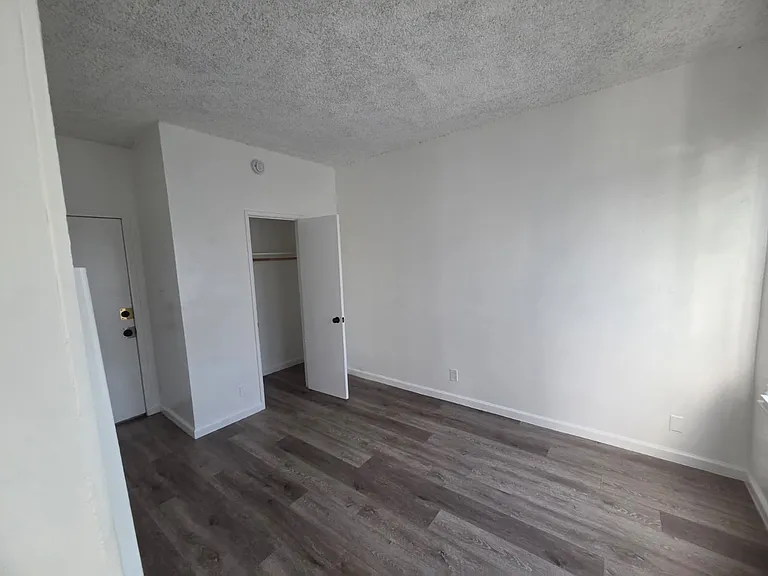 417 N Palos Verdes St — Photo 8