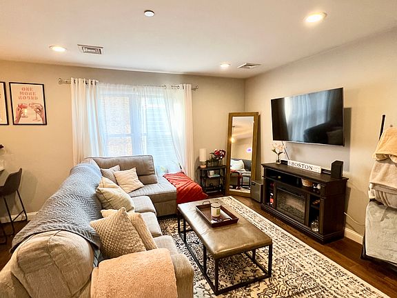 4th image of 88 F St #2