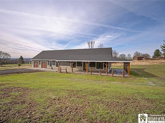 3rd image of 2949 W Oak Hill Rd