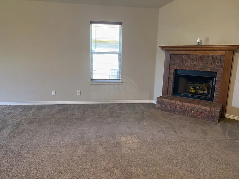 2604 Tarrant County Dr — Photo 5
