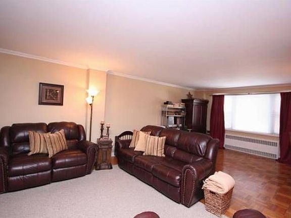 5th image of 3 Washington Sq APT 2E