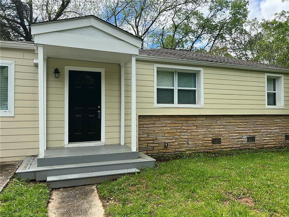 1st image of 2560 Loghaven Dr NW
