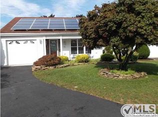 40 Gladstone Ave, Manchester, NJ 08759