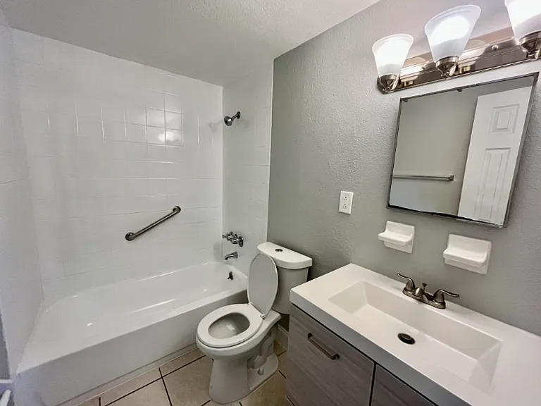Terrace Hill Apartments — Photo 11
