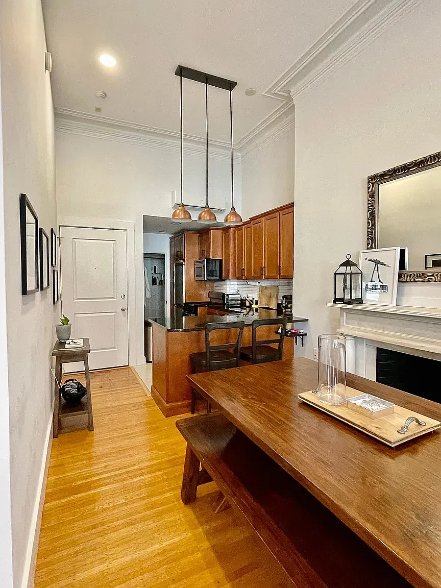Studio, 550 sqft, $3,375 — Photo 4
