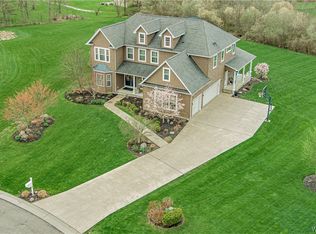 7278 Woodhaven Dr, Lockport, NY