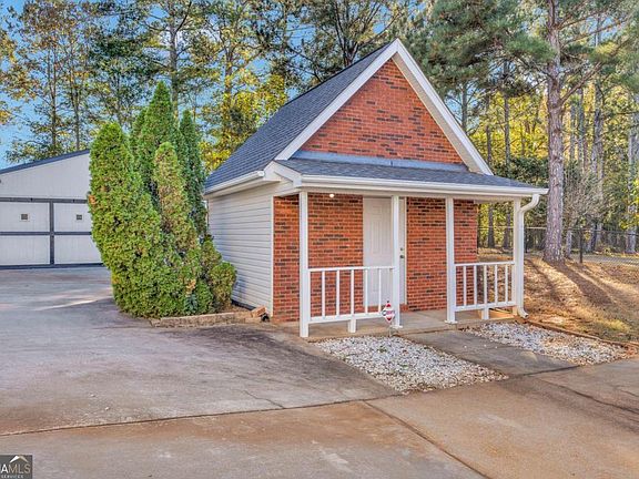 3rd image of 523 Barhams Ridge Dr