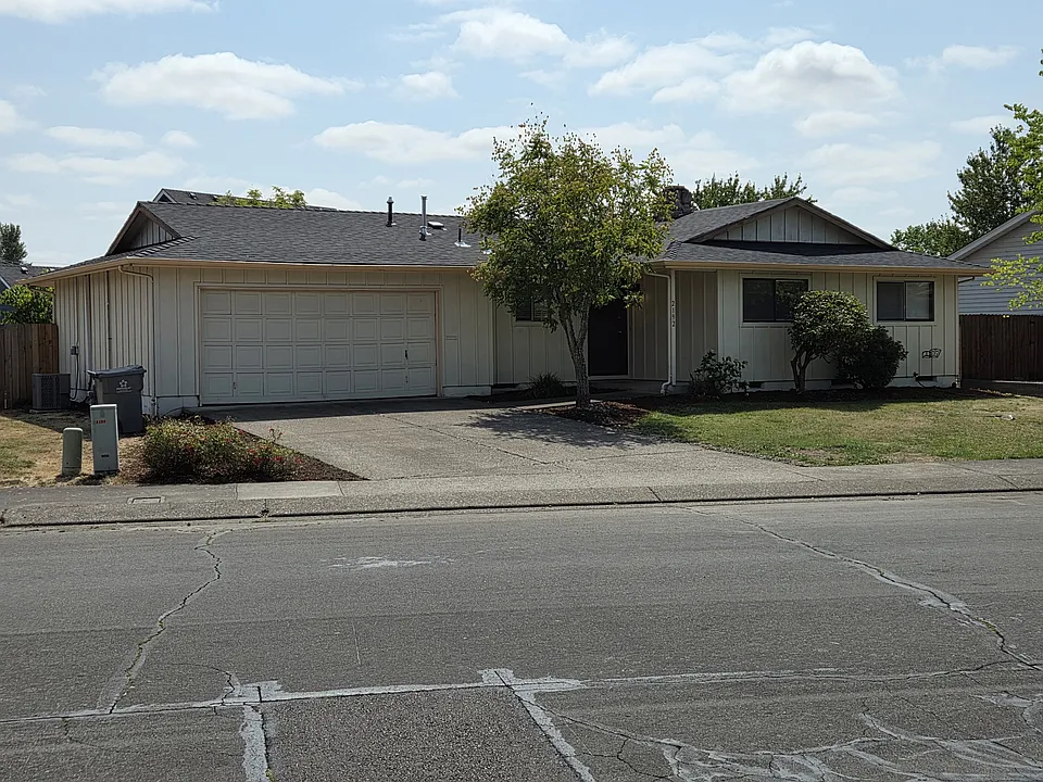 2192 Moraga Ave SE