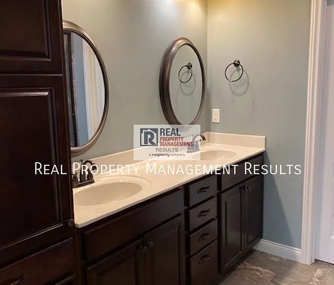9399 Millicent Ct — Photo 15