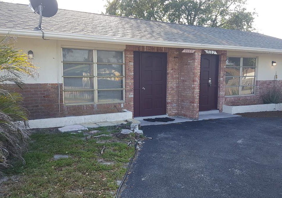 1st image of 9166 SE Parkway Dr