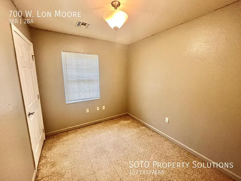 700 W Lon Moore St — Photo 16