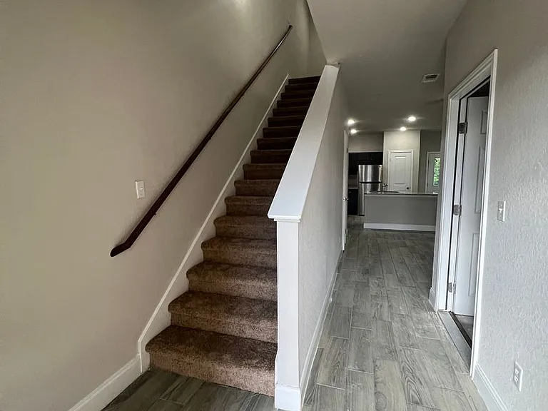 7417 Savannah Brks — Photo 2