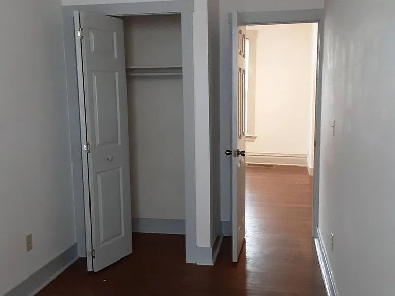 511 E Chestnut St — Photo 9