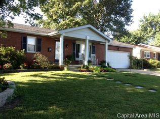 417 Southville Dr, South Jacksonville, IL 62650