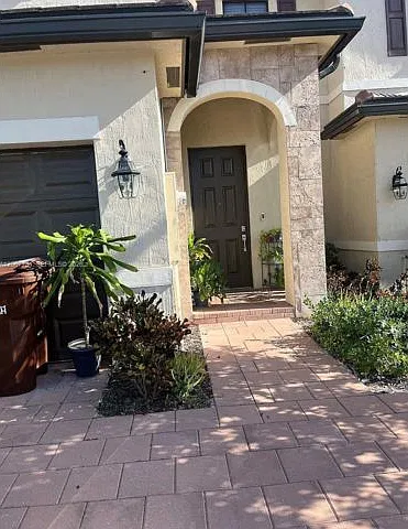 3 bed, 2.5 bath, 1708 sqft, $3,800 — Photo 4