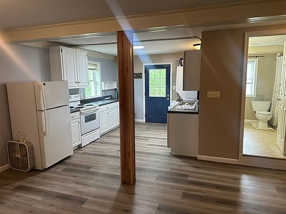 3rd image of 599 Timberlake Rd #B