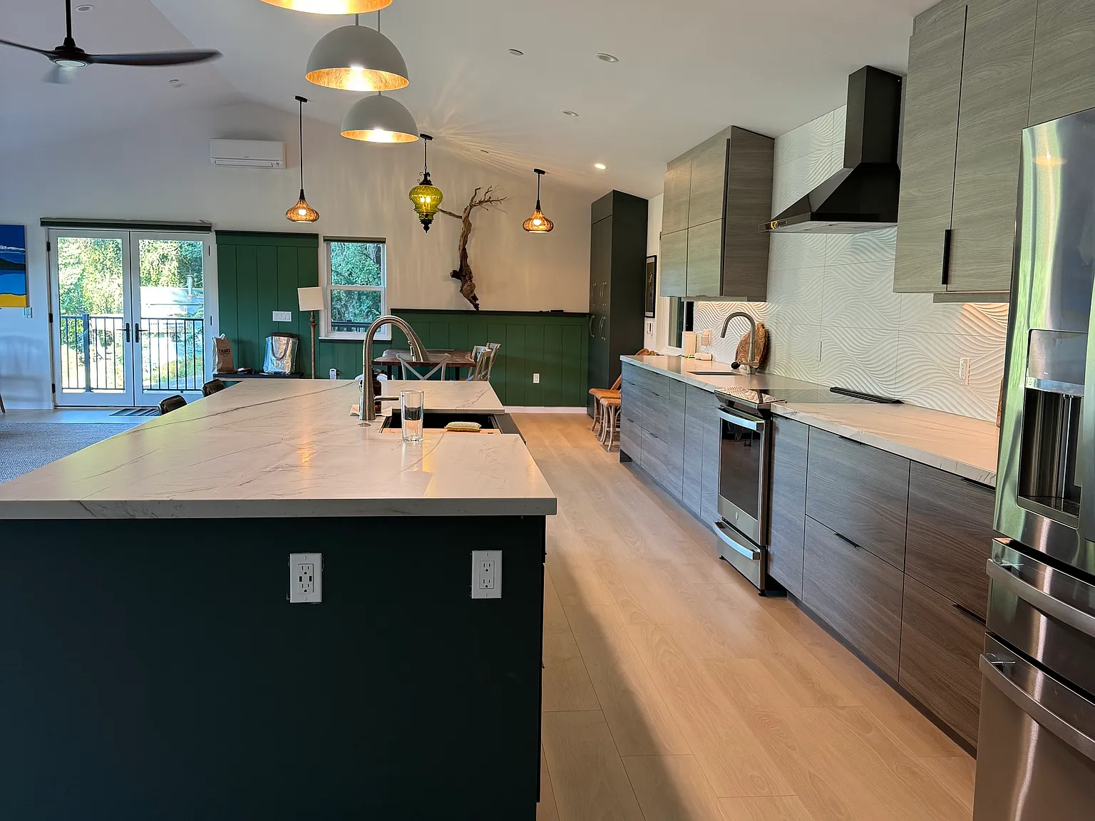 Redwood Dr, Healdsburg — Photo 2