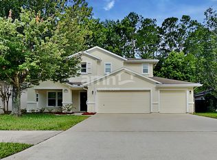 880 W Collinswood Dr, Jacksonville, FL 32225