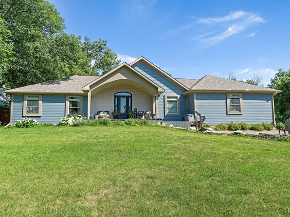 1212 Sycamore Rd, Dekalb, IL 60115