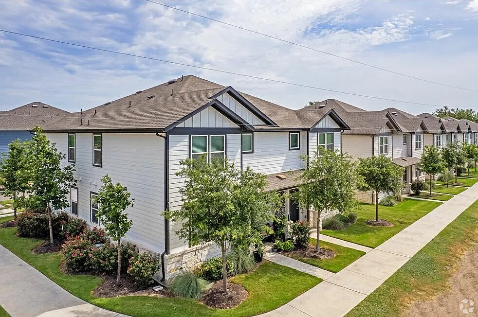 2 bed, 2.5 bath, 1084 sqft, $1,450 — Photo 3