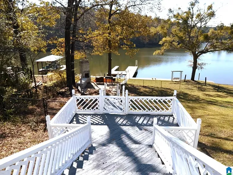 992 Clear Creek Dr — Photo 6