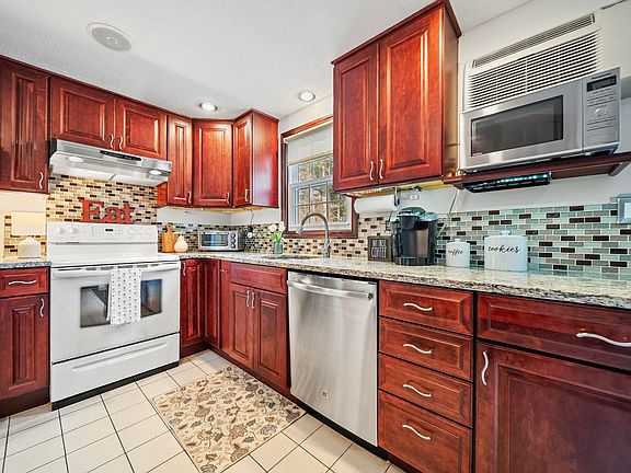 3rd image of 35 Olde Country Village #35