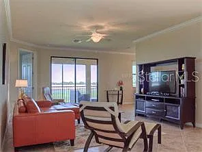 3 bed, 2108 sqft, $3,200 — Photo 2