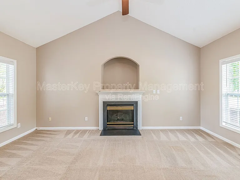 4001 Winecott Dr — Photo 6