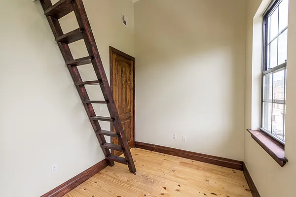 Rented by Nooklyn NYC LLC | media 64