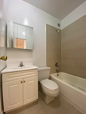 Rented by City Connections Realty | media 6