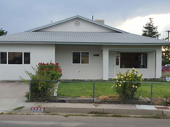 2nd image of 3229 Palomas Dr NE